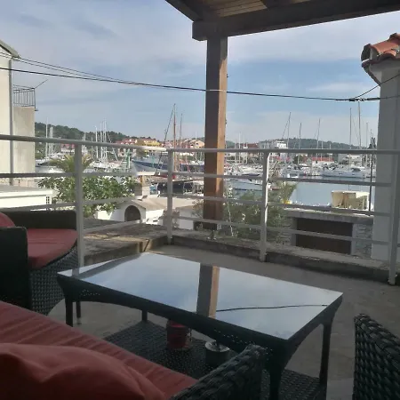 Prázdninový dům Franceska House Jezera