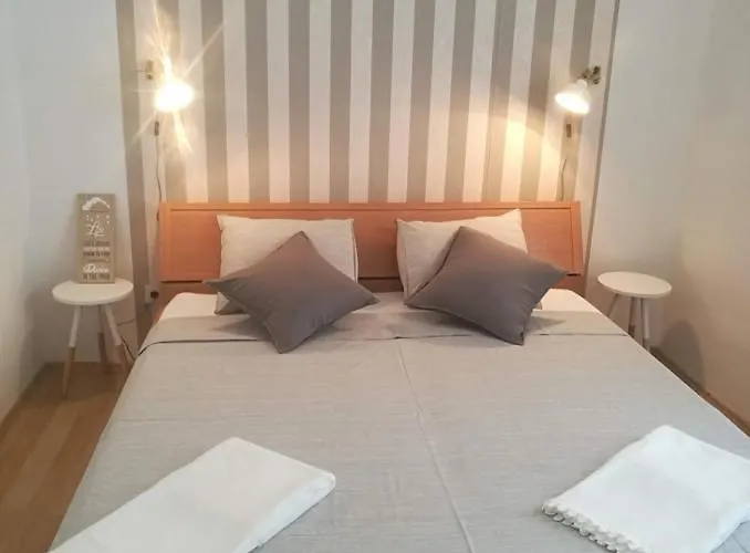 Franceska House Ferienhaus Jezera